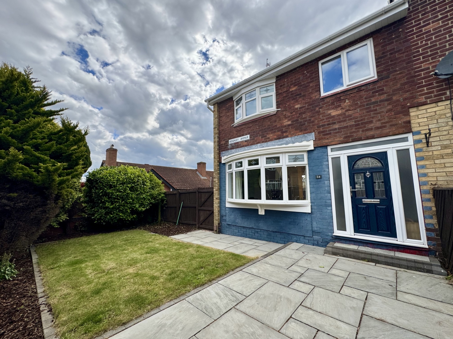 3 bedroom Semi-detached house For Sale