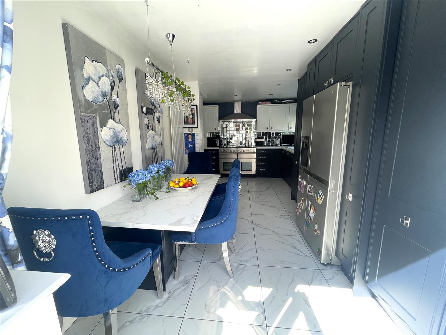 4 bedroom Semi-detached house Under Offer