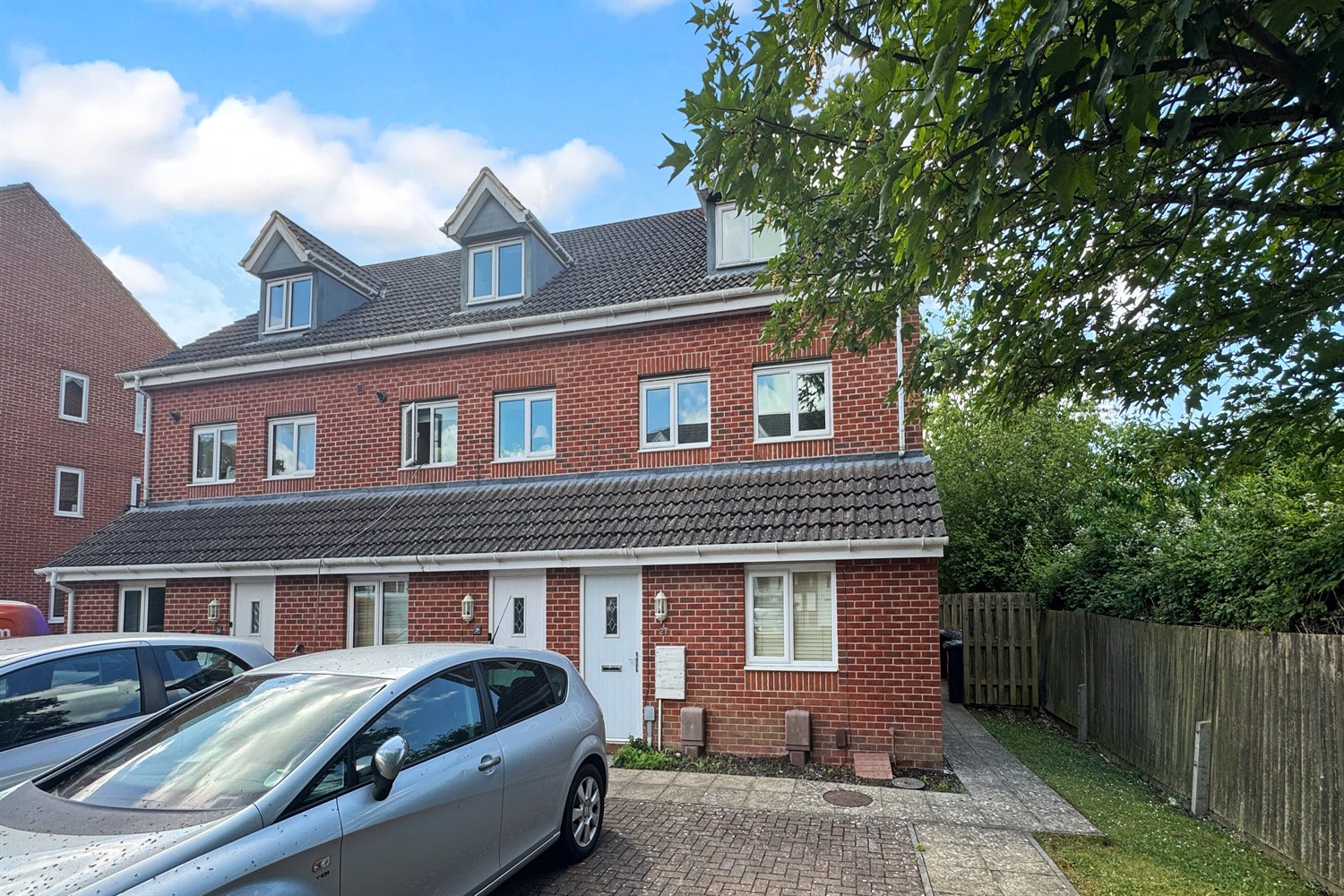 2 bedroom Apartment For Sale