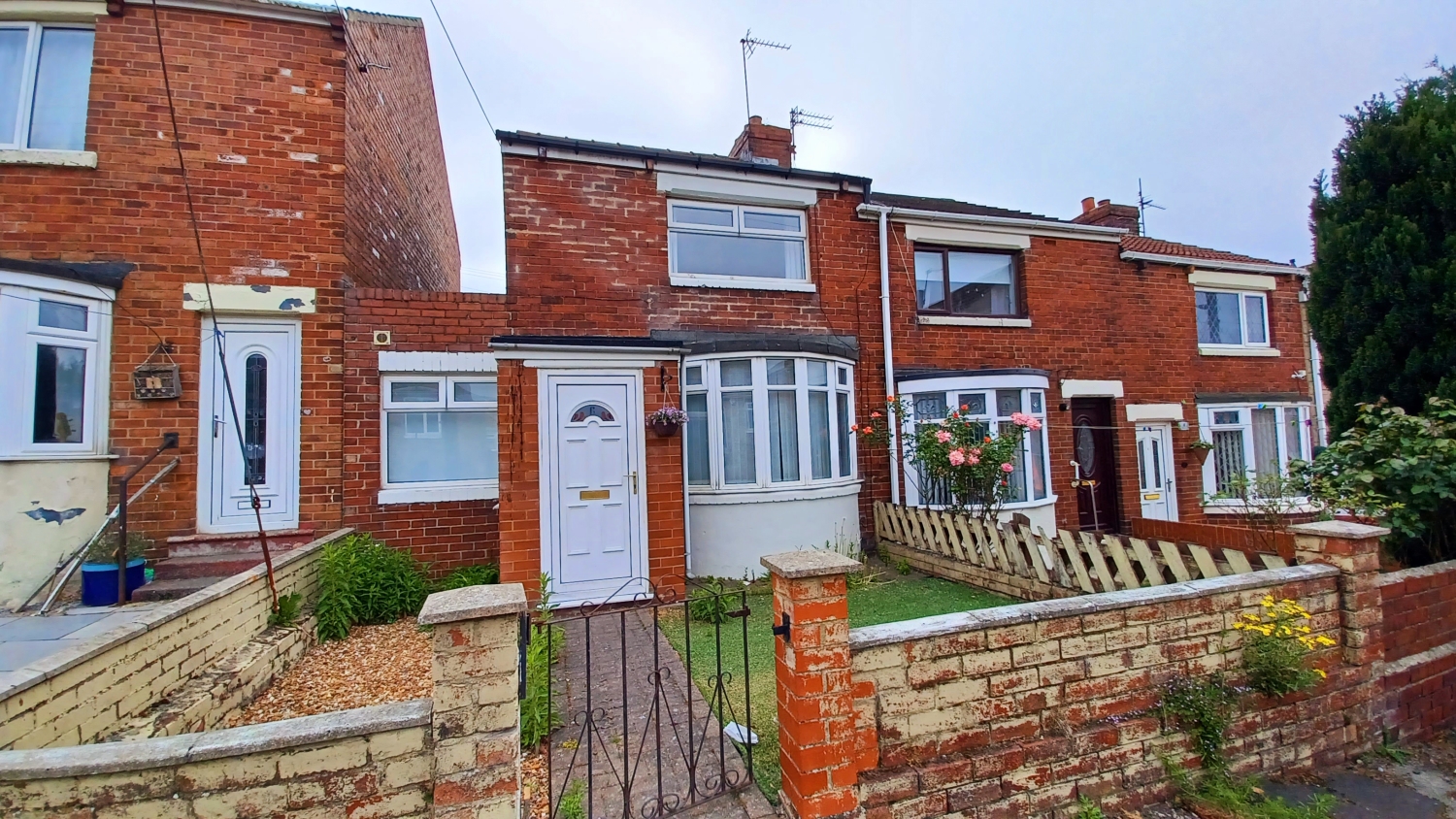 2 bedroom Terraced House To Let