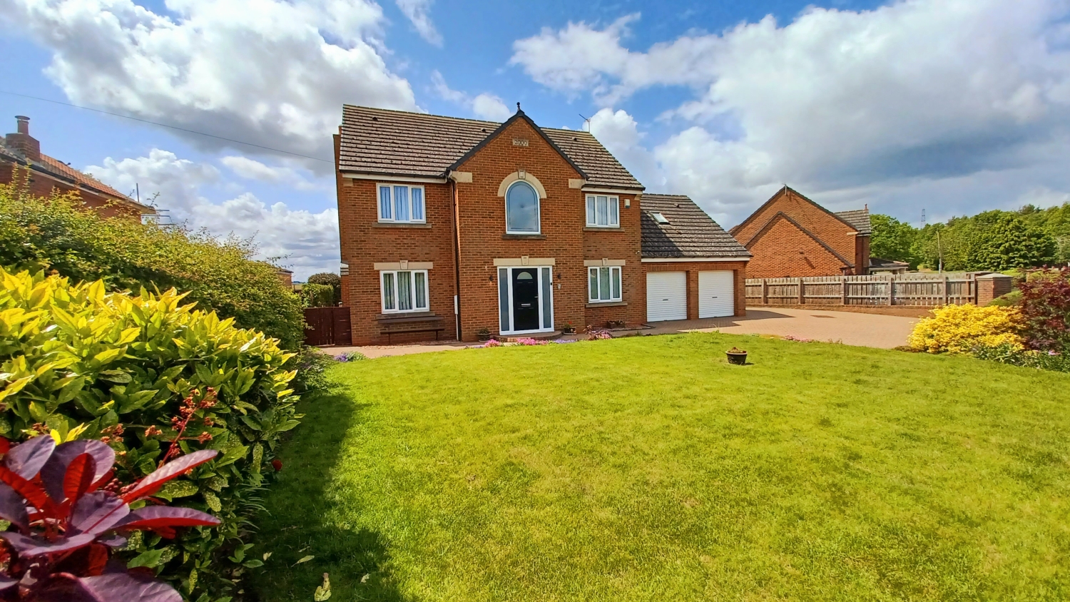 6 bedroom Detached house For Sale