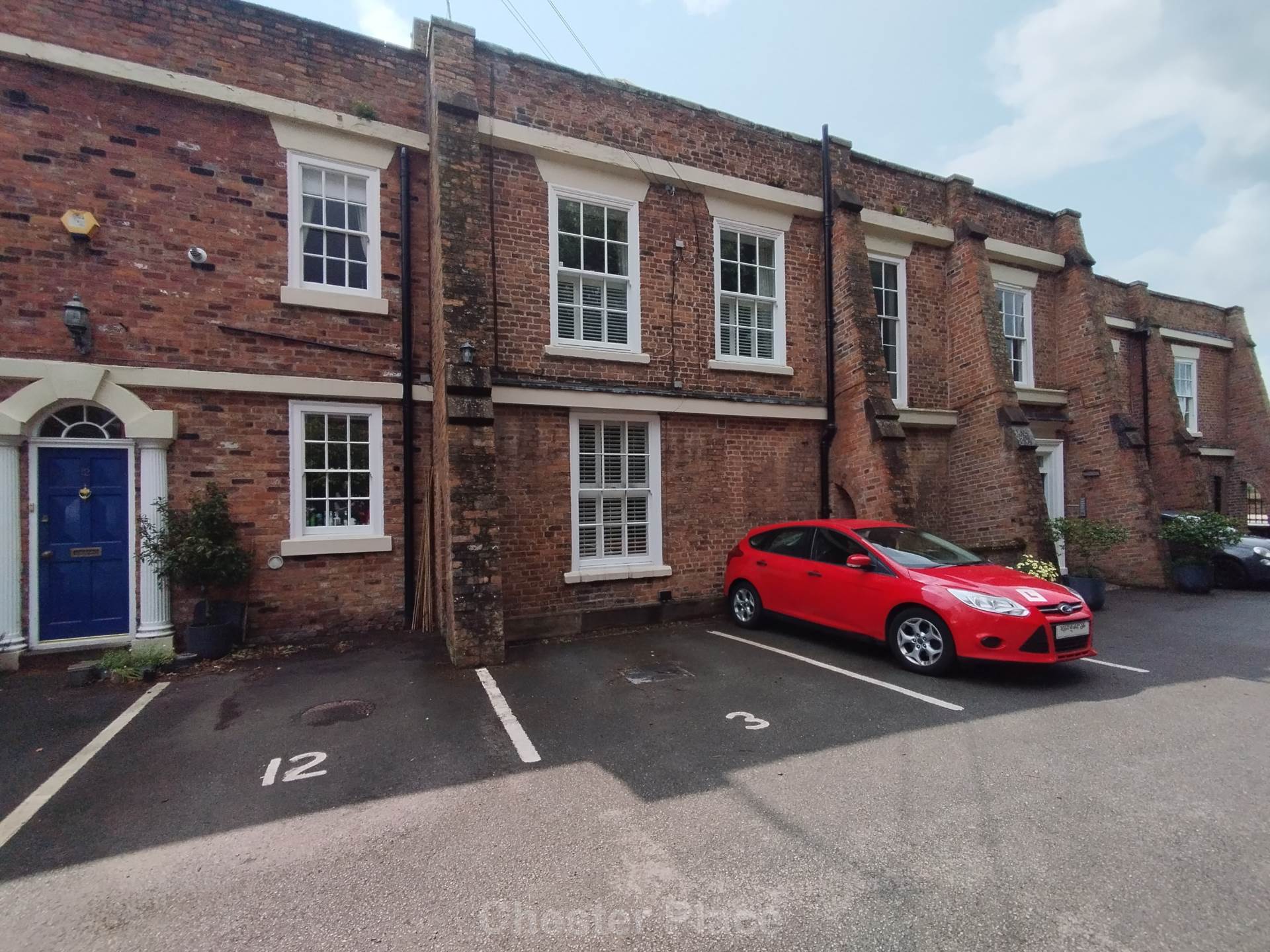 2 bedroom Apartment To Let