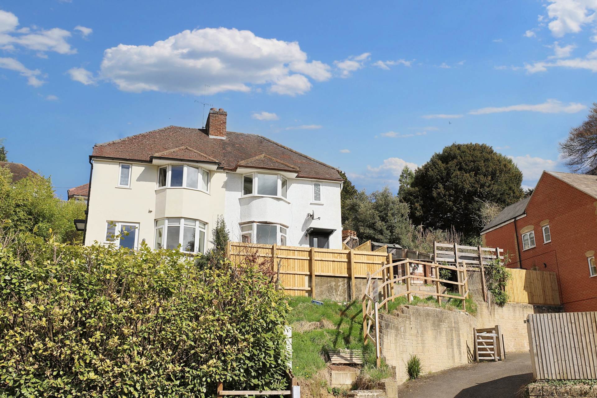 3 bedroom Semi-detached house Let Agreed