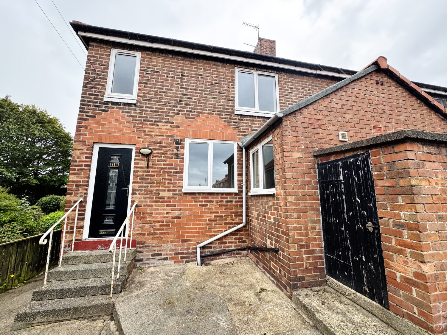 3 bedroom Semi-Detached For Sale