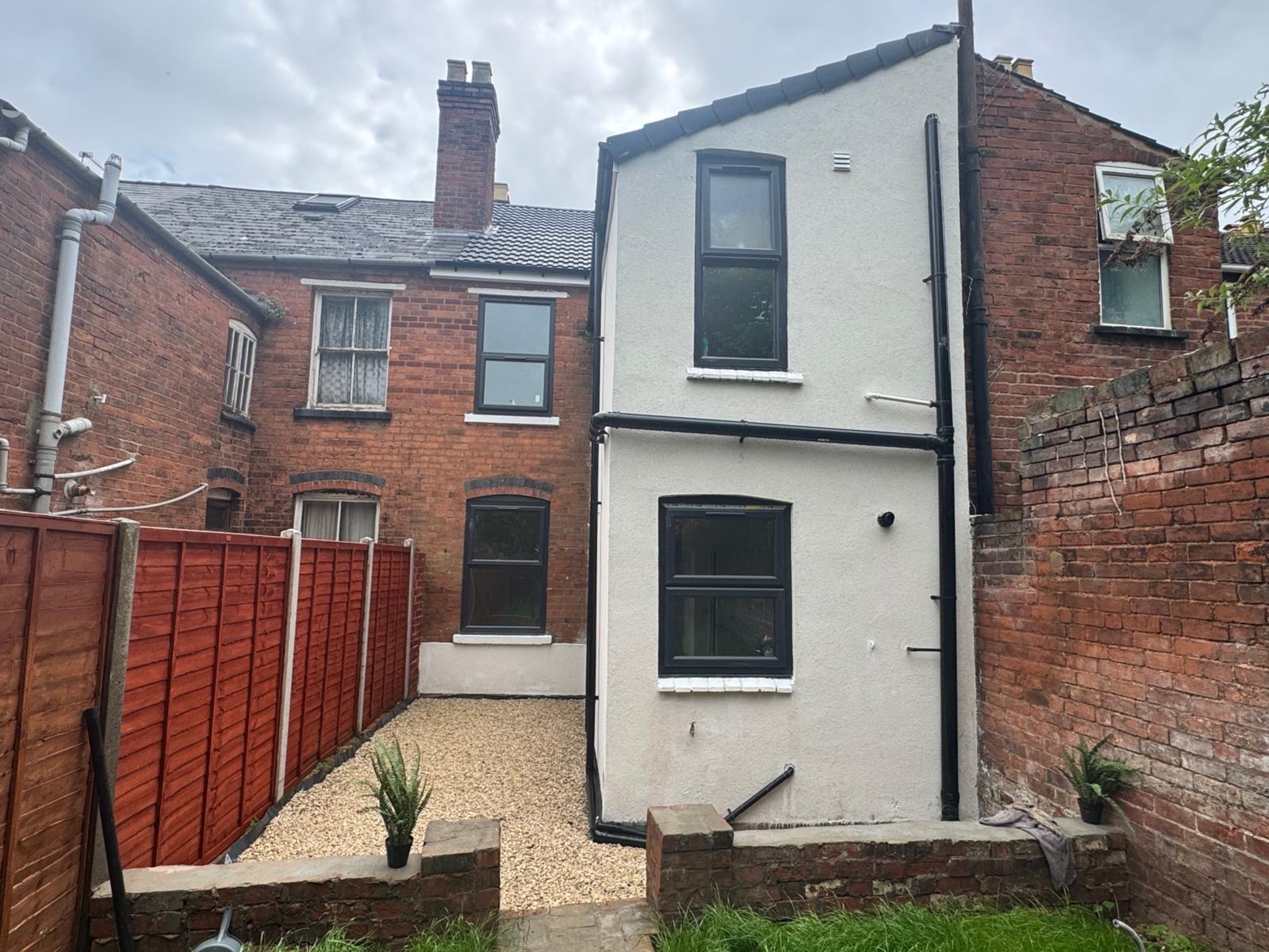 3 bedroom Terraced To Let