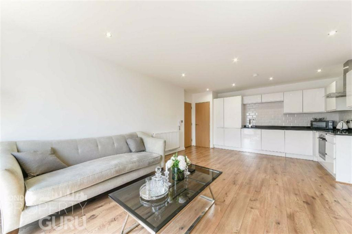 2 bedroom Apartment To Let