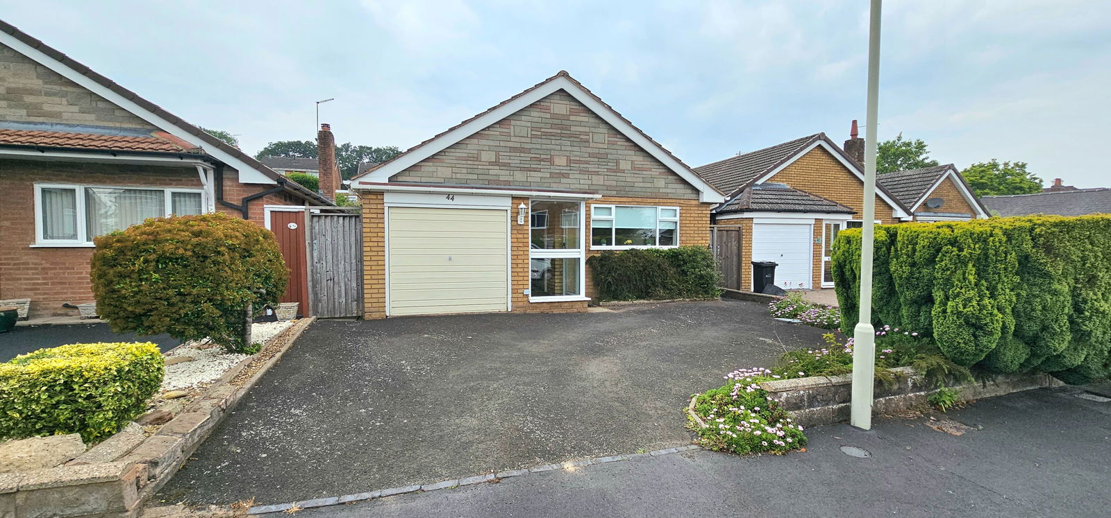 2 bedroom Detached bungalow Under Offer