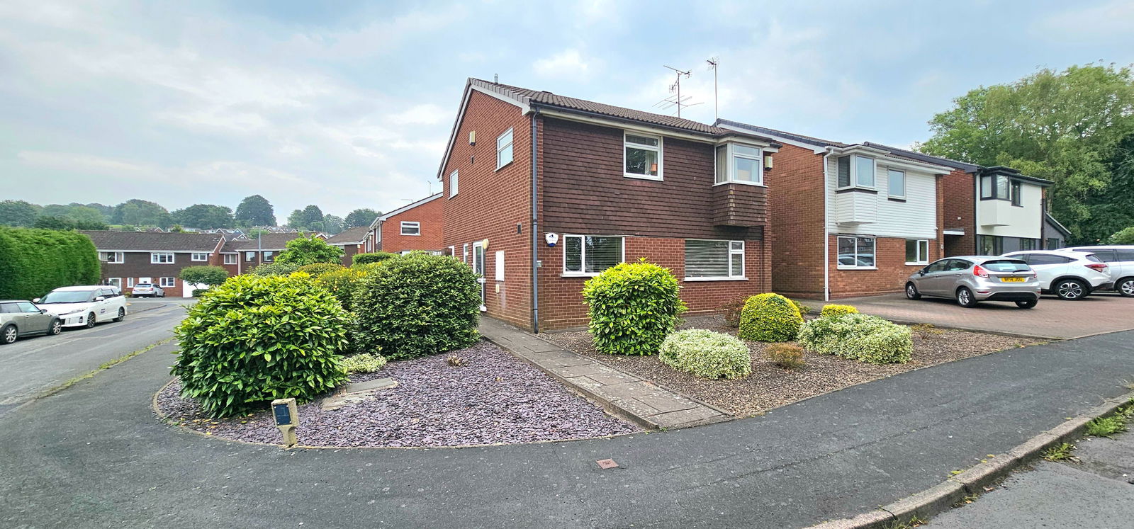 4 bedroom Detached house Under Offer