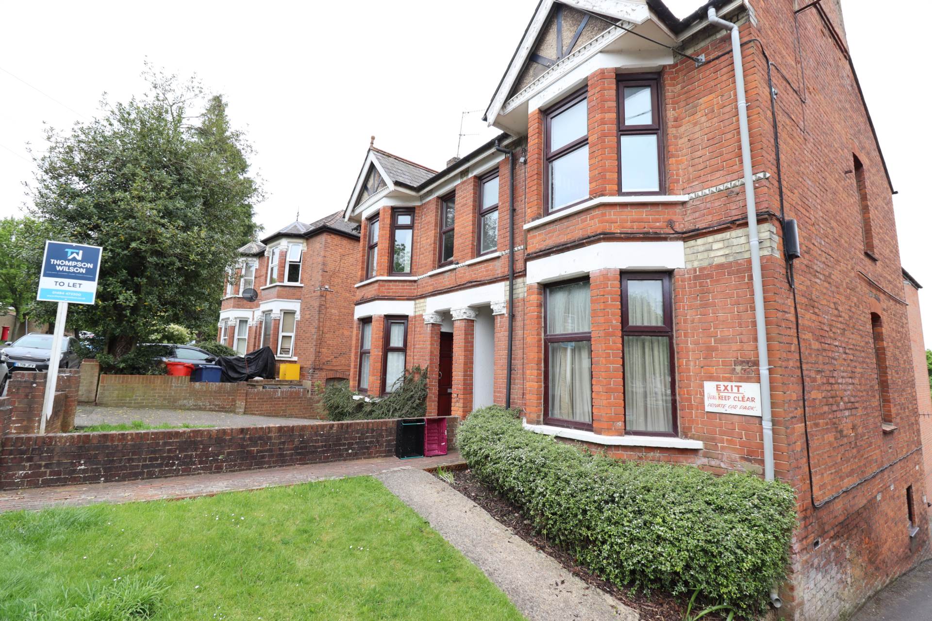 2 bedroom Flat To Let