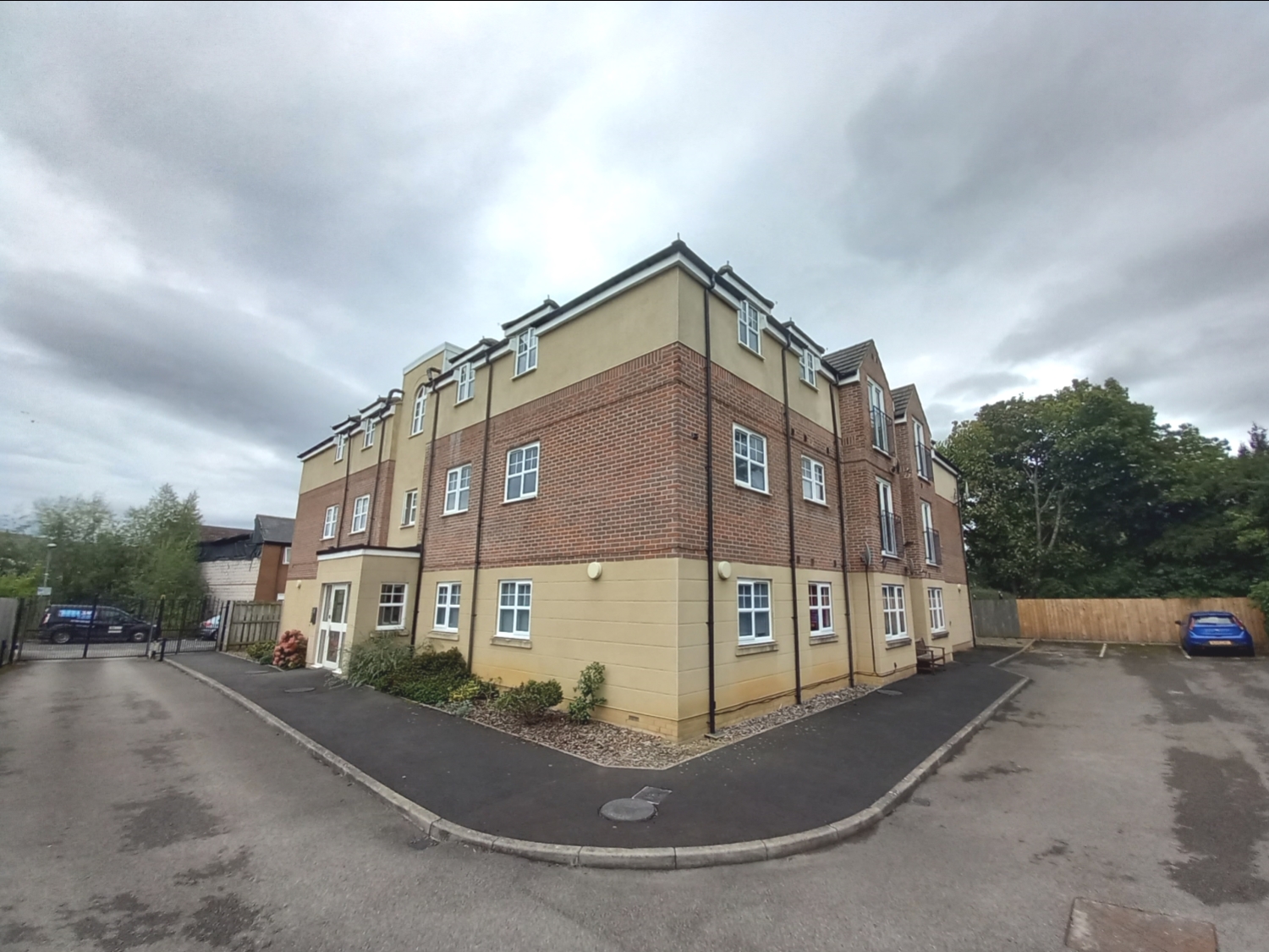 2 bedroom Apartment To Let