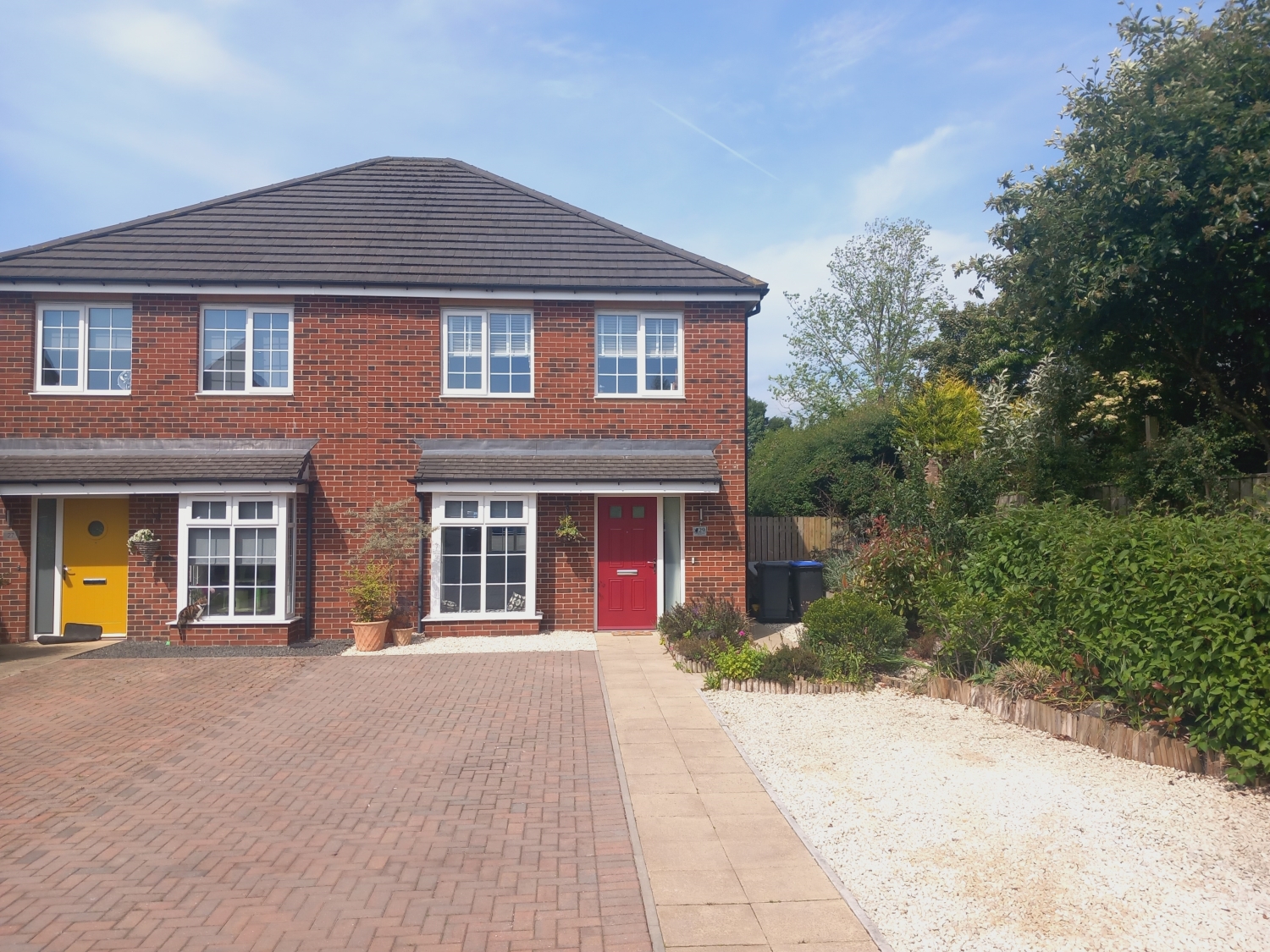 3 bedroom Semi-Detached For Sale