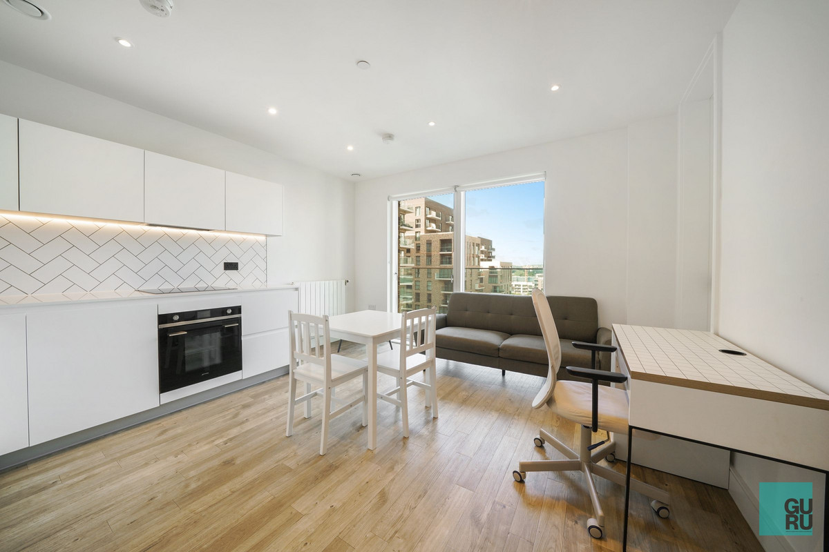 1 bedroom Studio flat To Let
