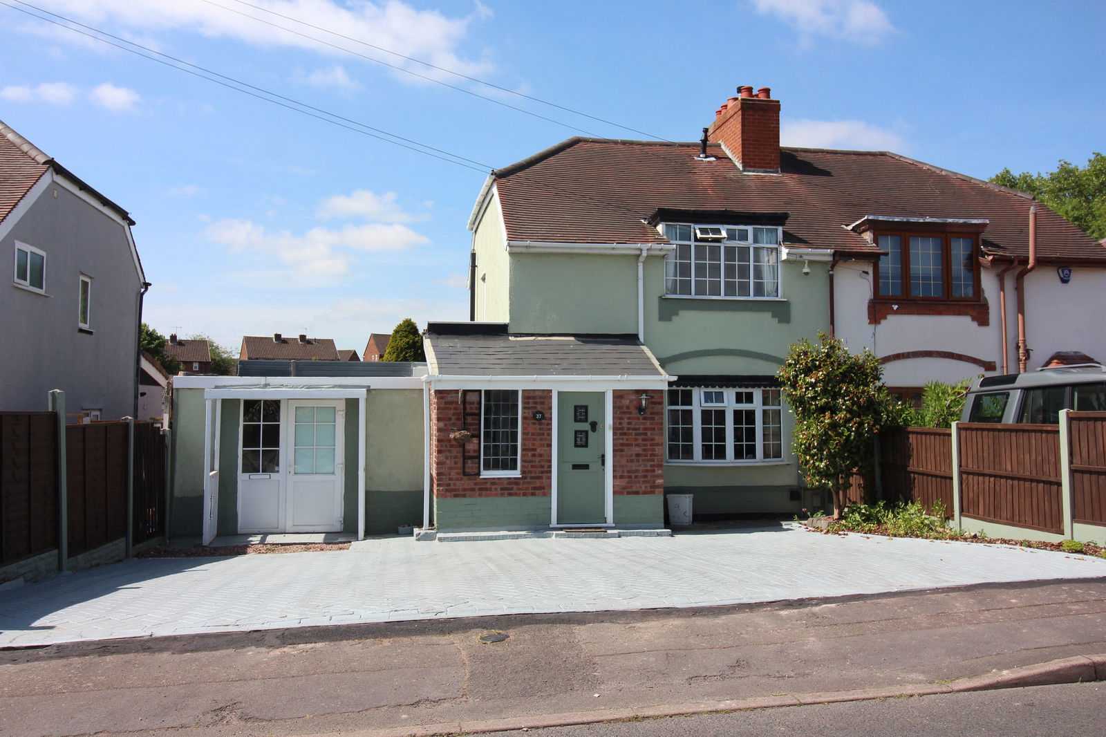 2 bedroom Semi-Detached For Sale