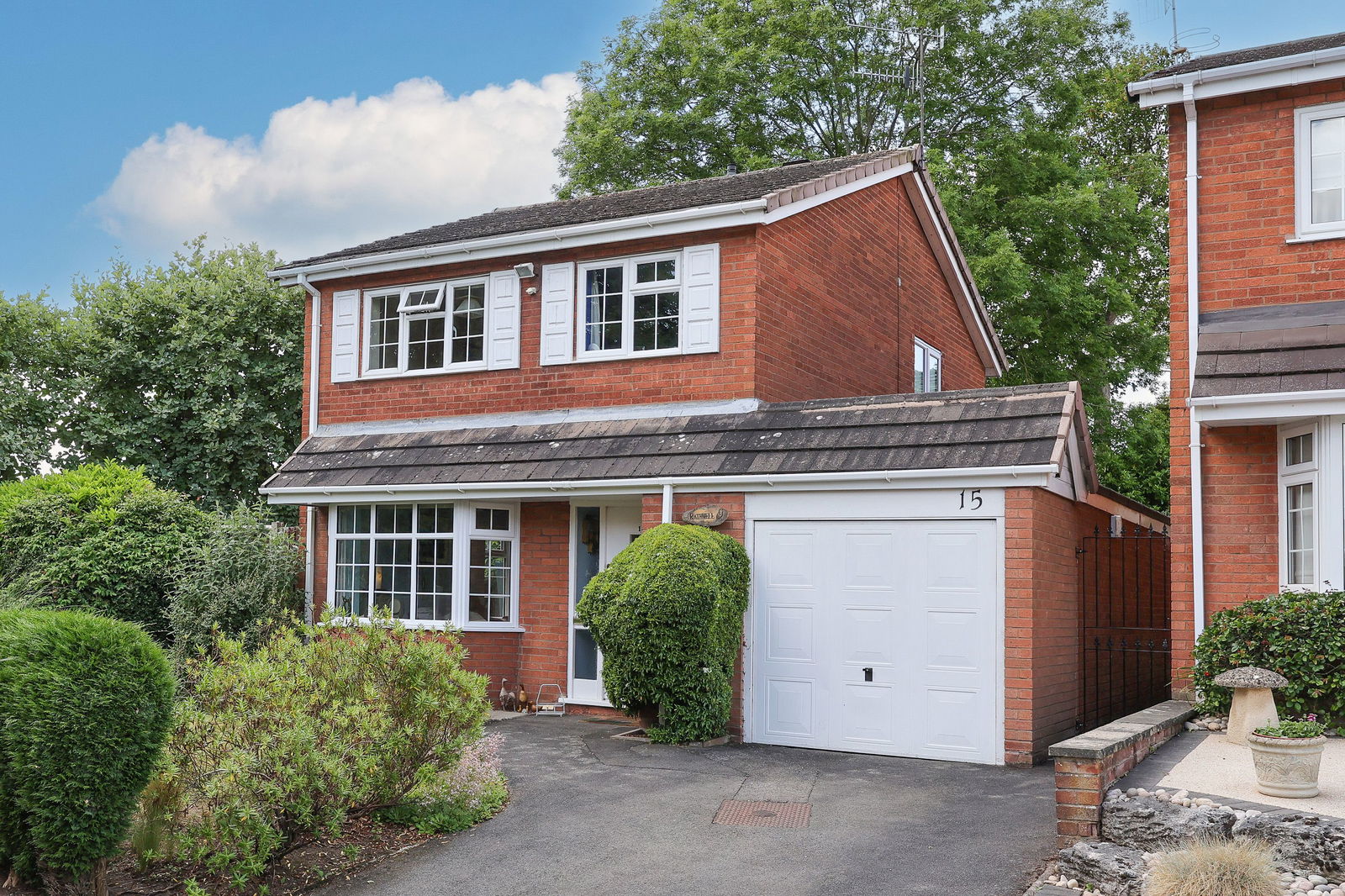 3 bedroom Detached For Sale