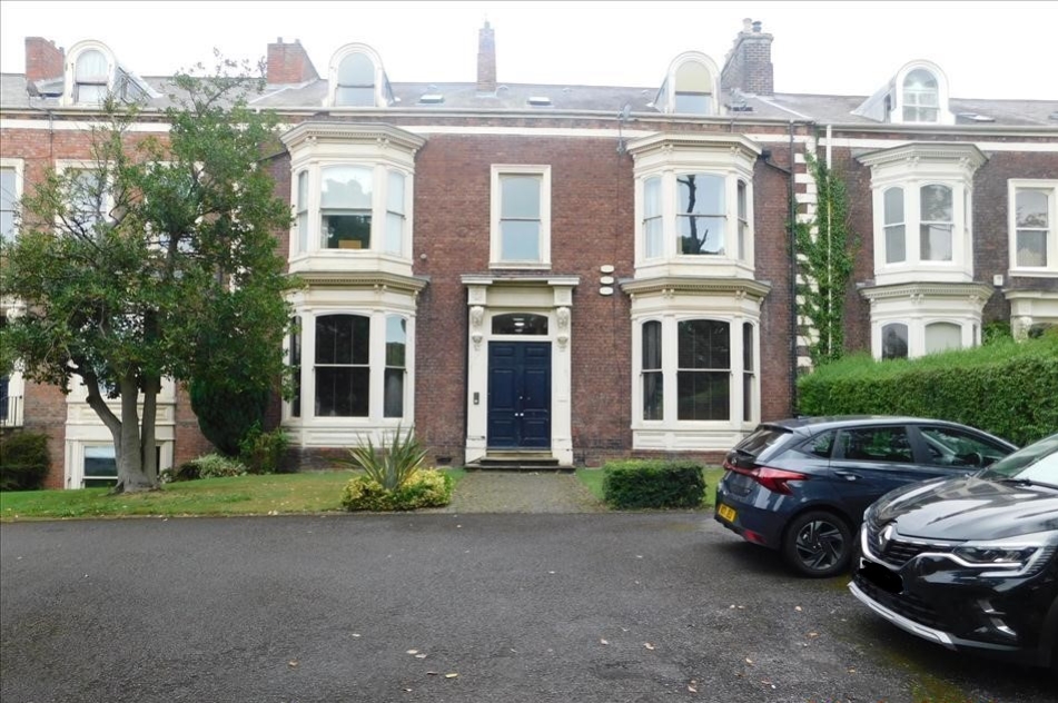 3 bedroom Apartment To Let