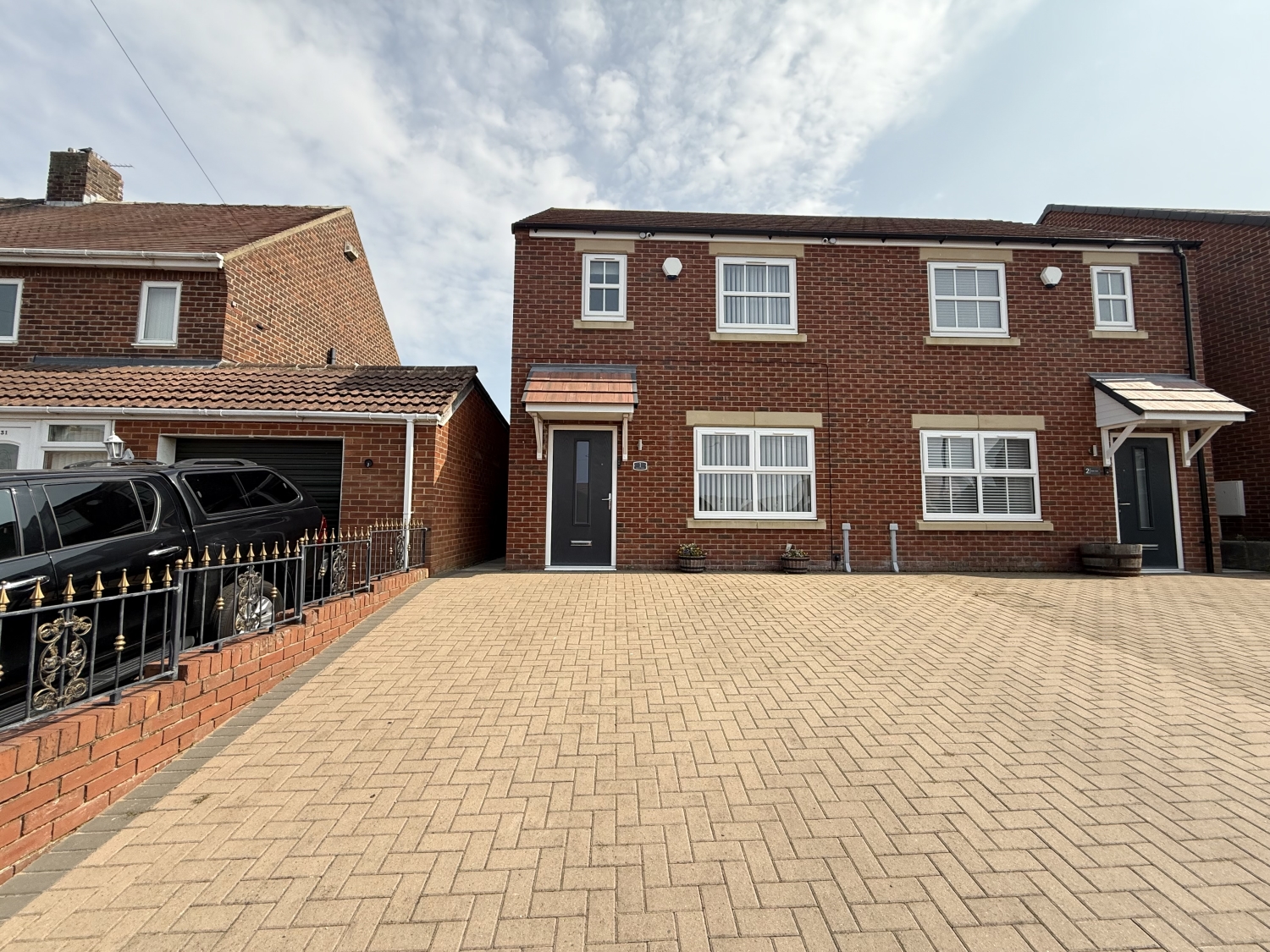 3 bedroom Semi-detached house For Sale