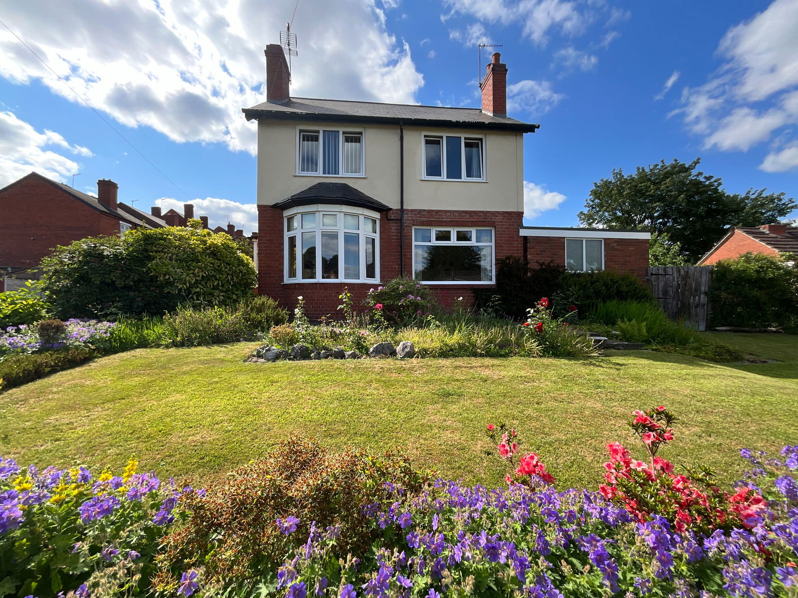3 bedroom Detached For Sale