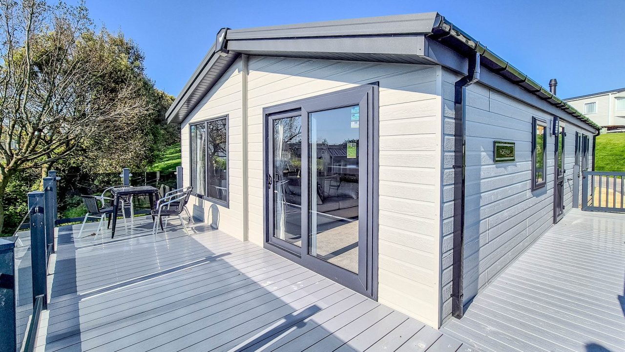 2 bedroom  For Sale