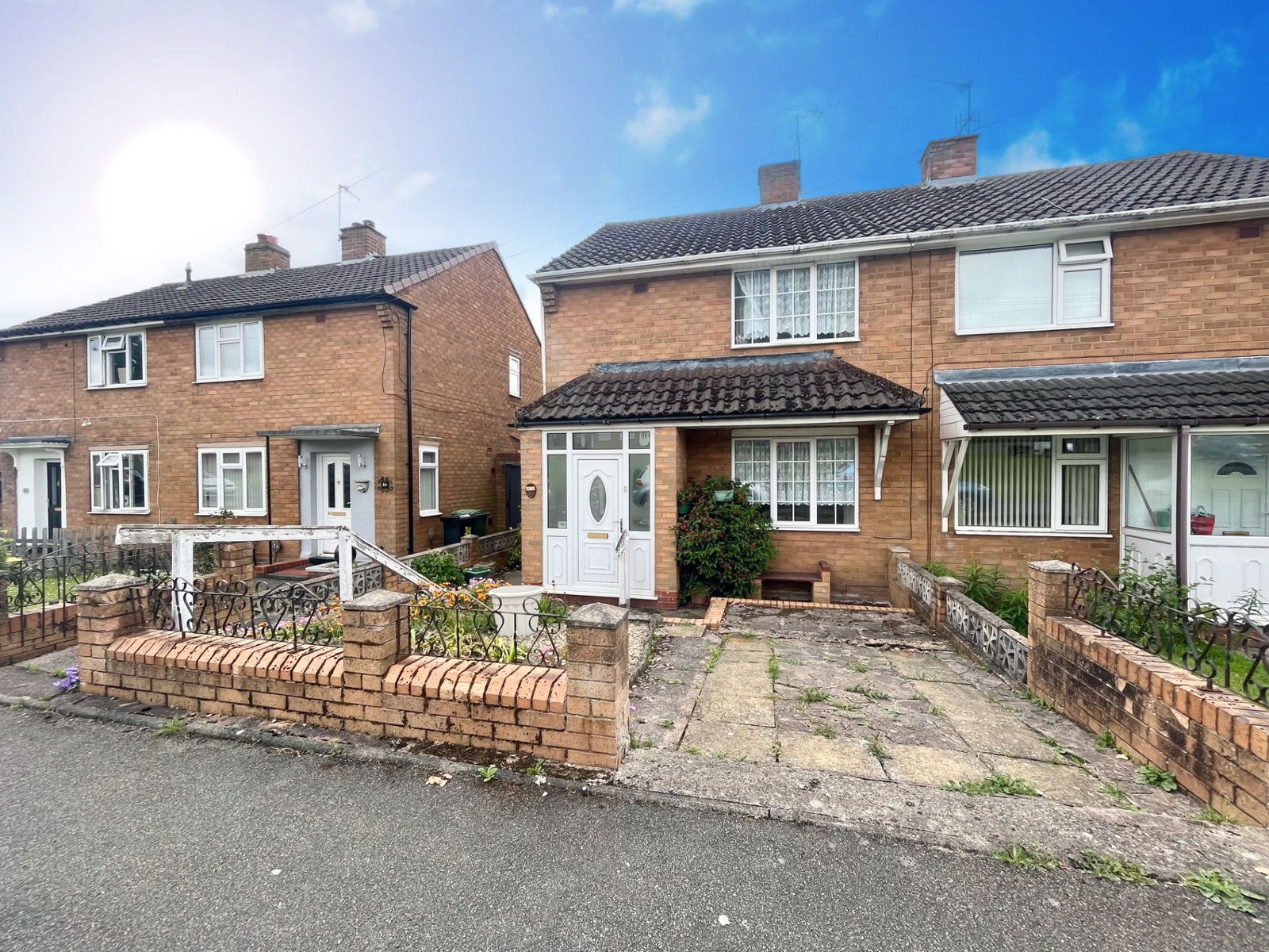 2 bedroom Semi-Detached For Sale
