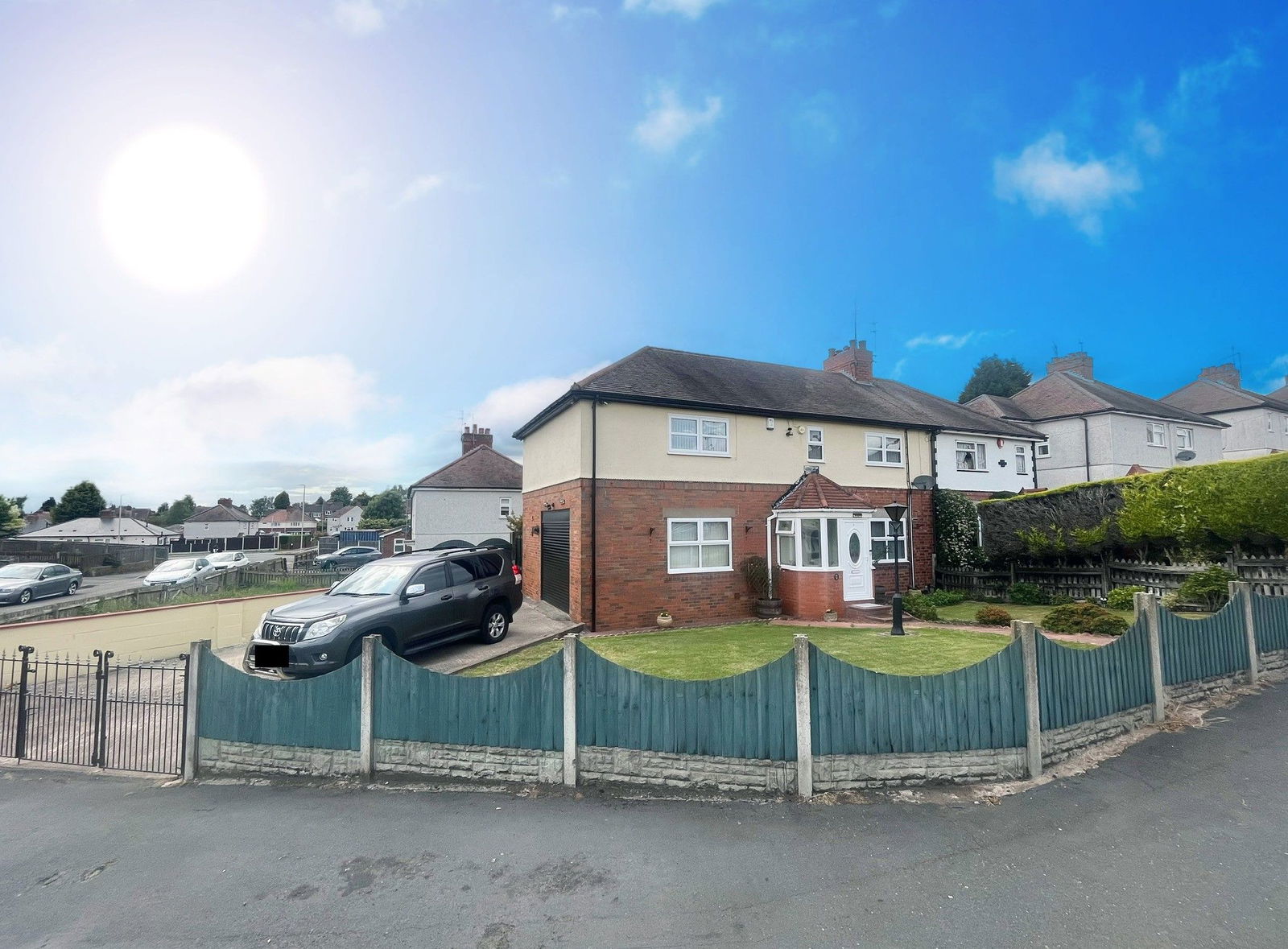 4 bedroom Semi-detached house For Sale