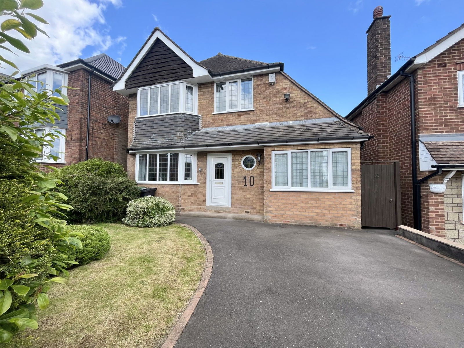 3 bedroom Detached house For Sale