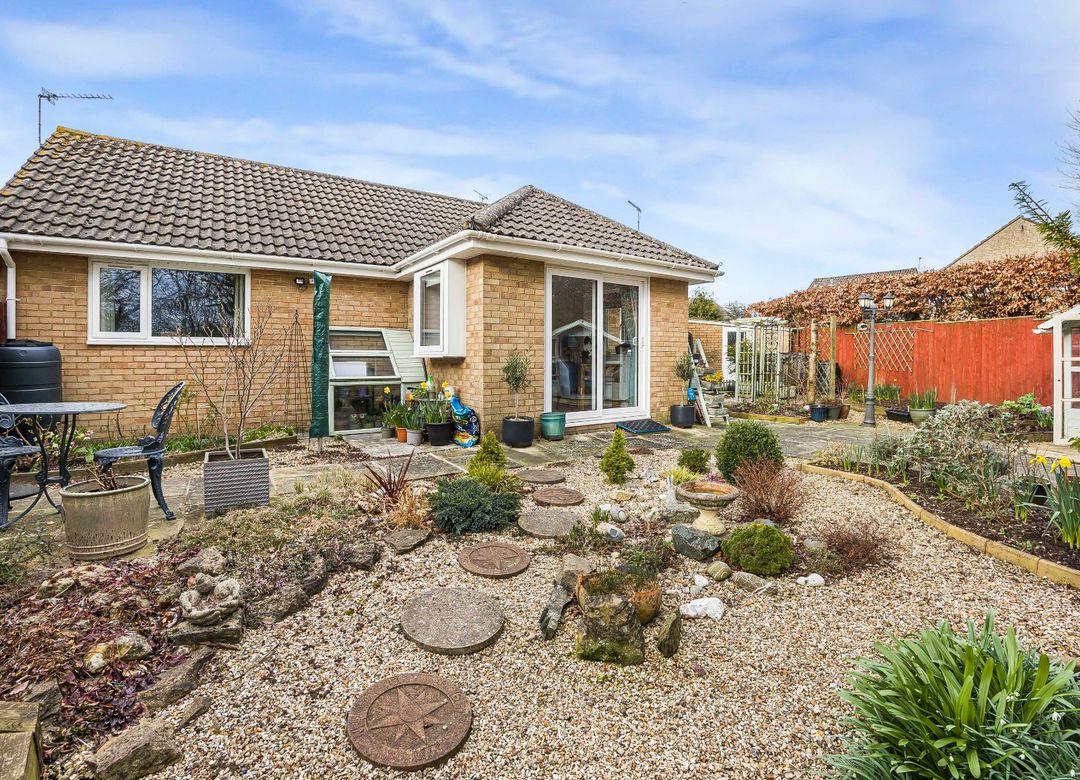 2 bedroom Detached house Sold