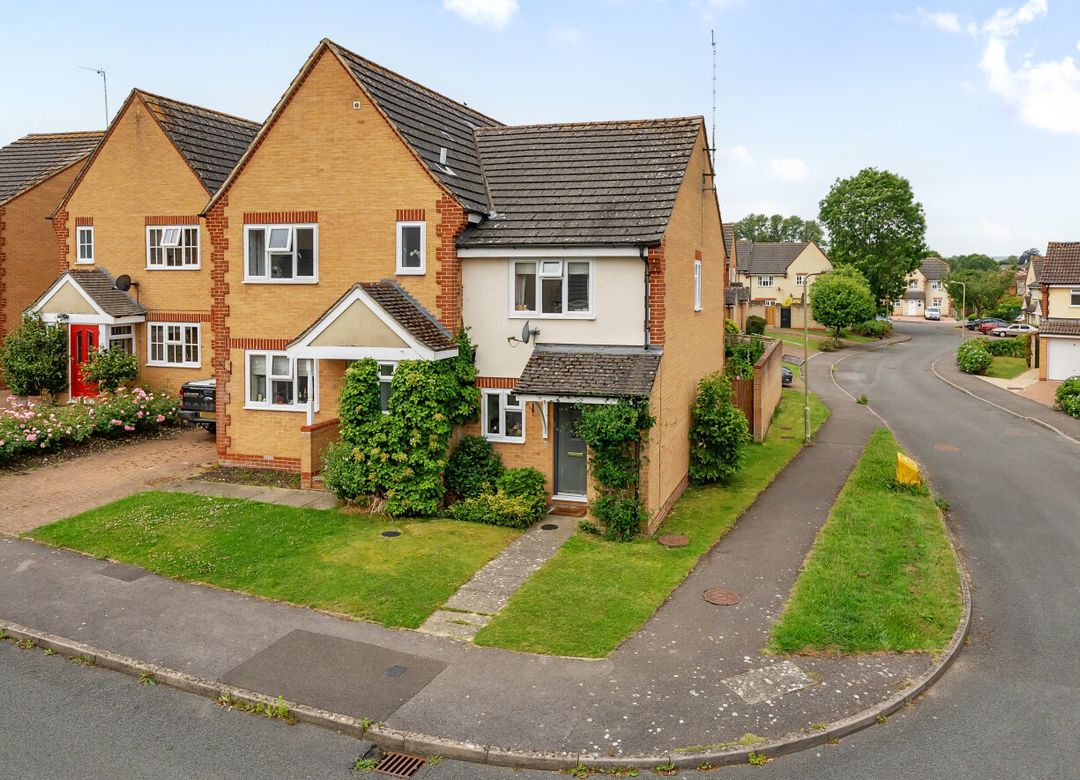 2 bedroom Semi-Detached House For Sale