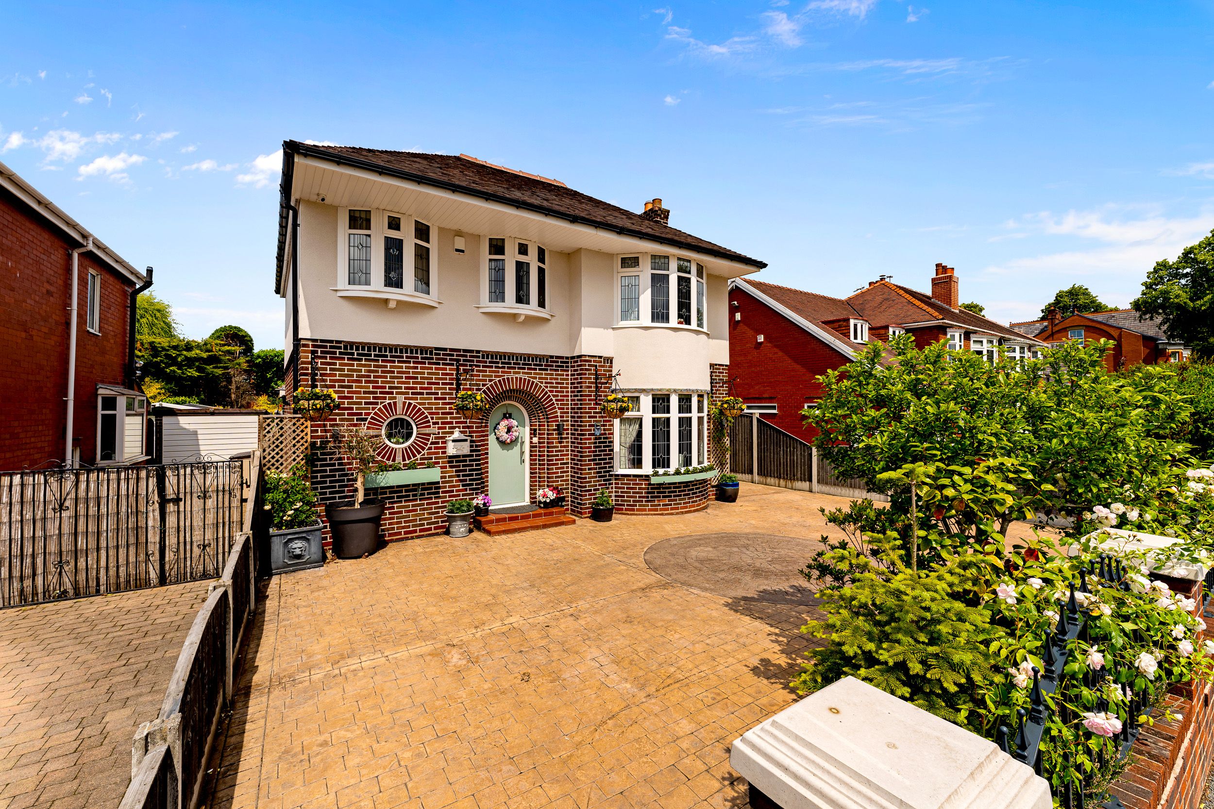 4 bedroom House (unspecified) For Sale