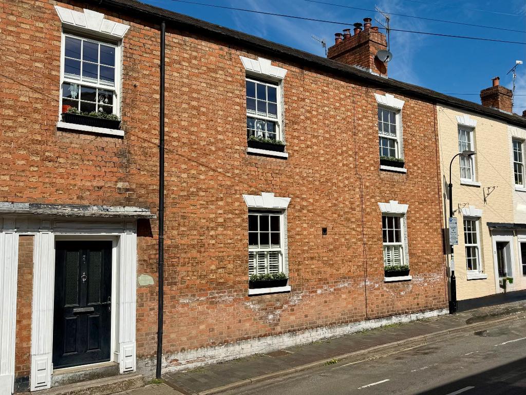 4 bedroom Terraced House SSTC