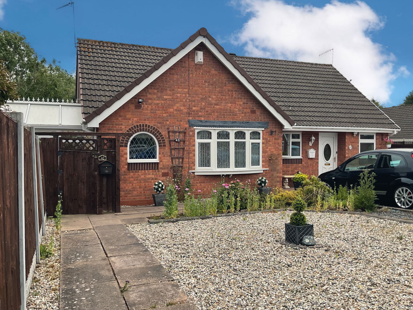 2 bedroom Detached bungalow For Sale