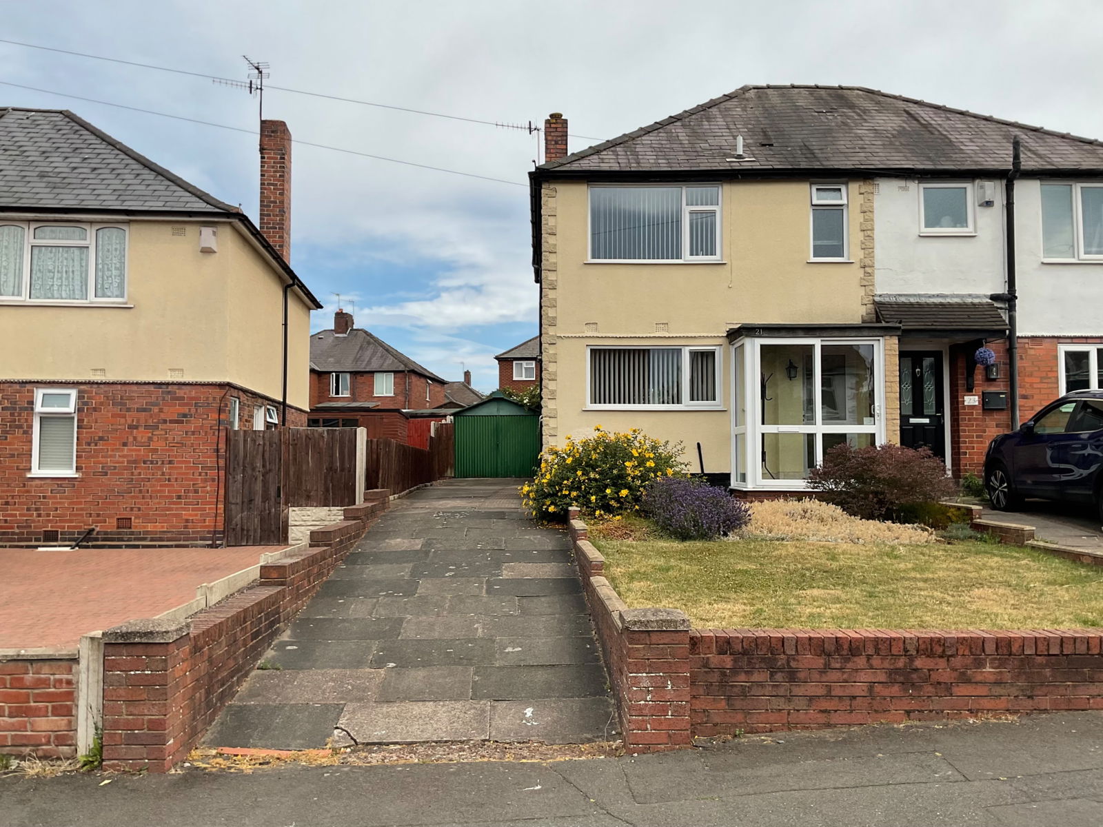 3 bedroom Semi-detached house For Sale