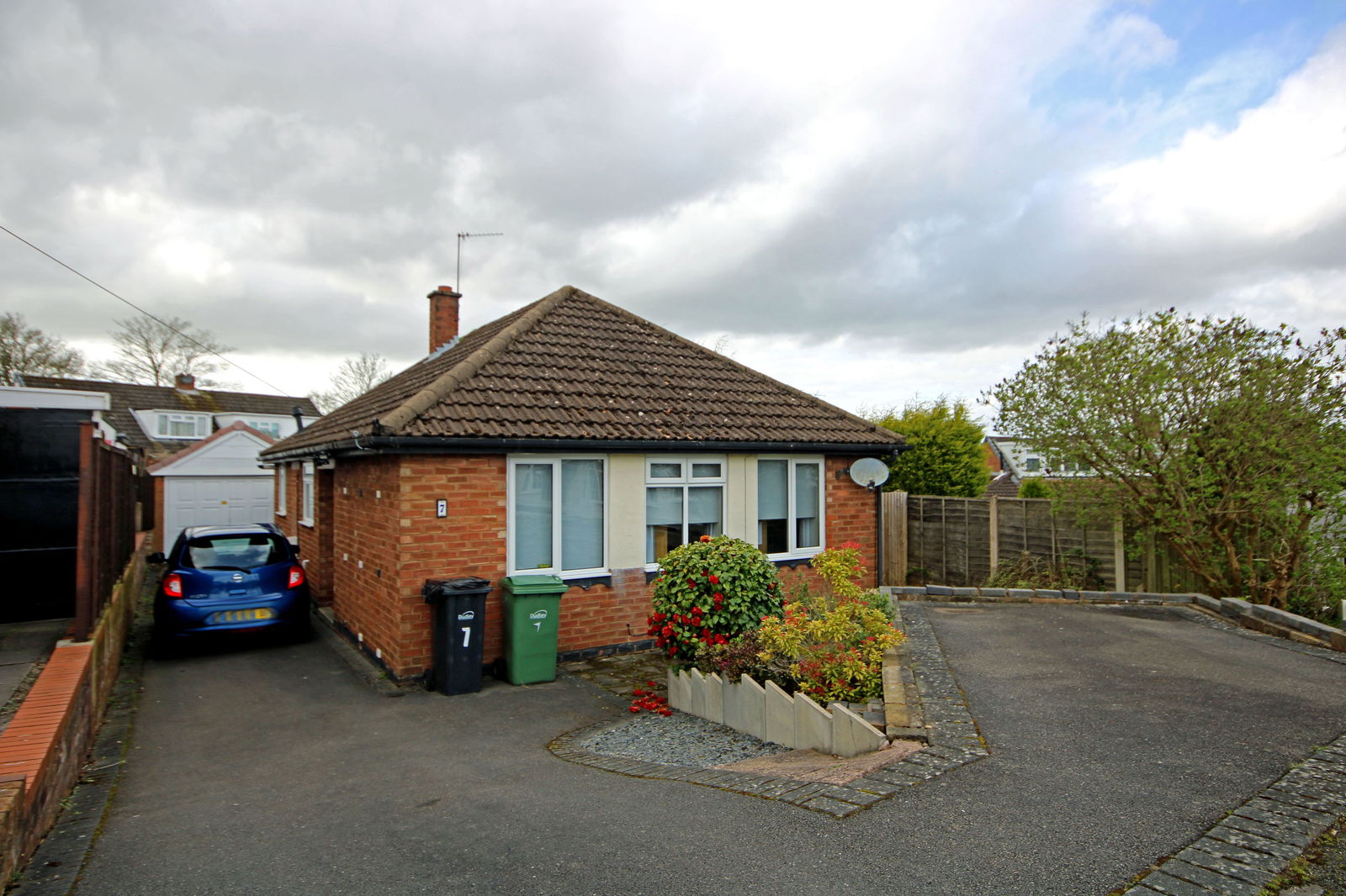 2 bedroom Detached bungalow Under Offer