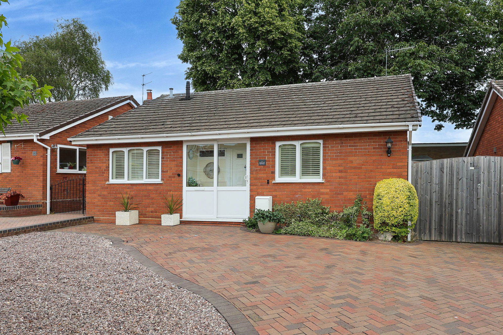 2 bedroom Detached bungalow Under Offer