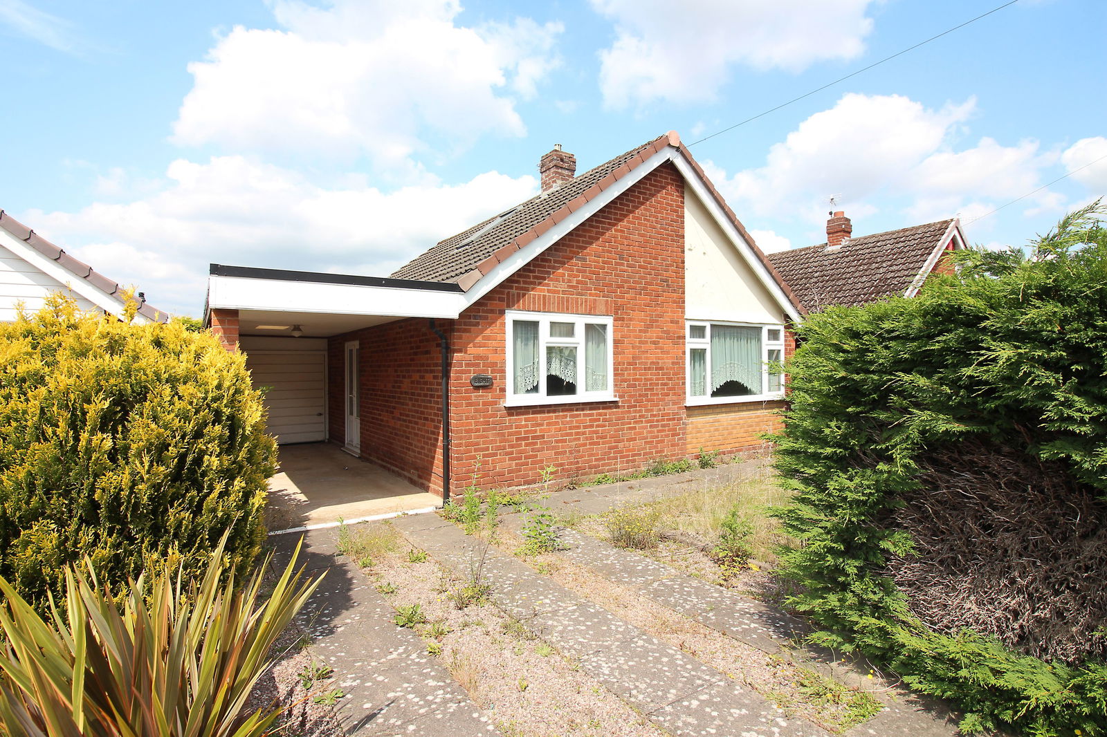 2 bedroom Detached bungalow Under Offer
