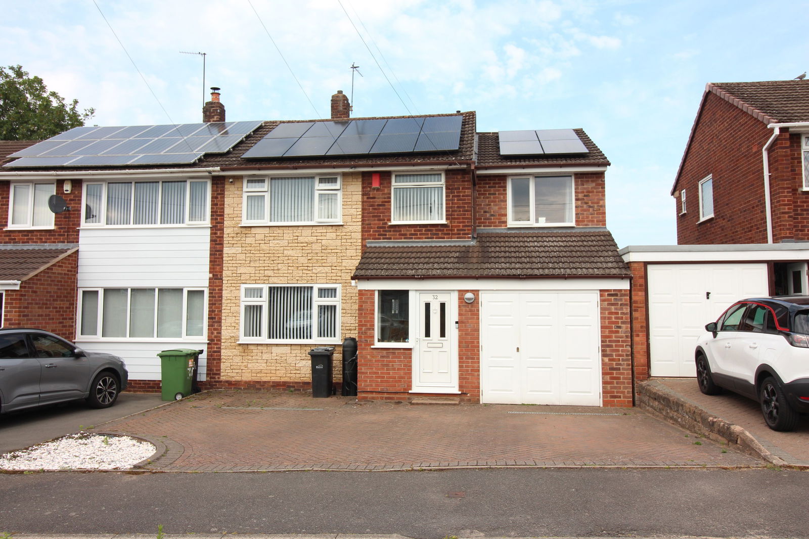 5 bedroom Semi-detached house For Sale