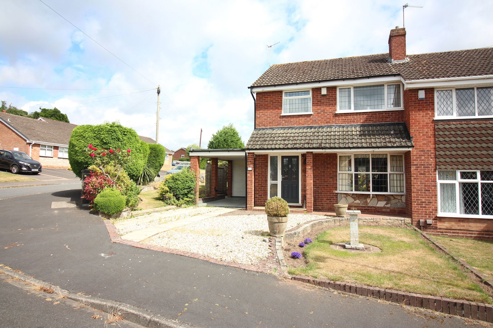 3 bedroom Semi-detached house For Sale