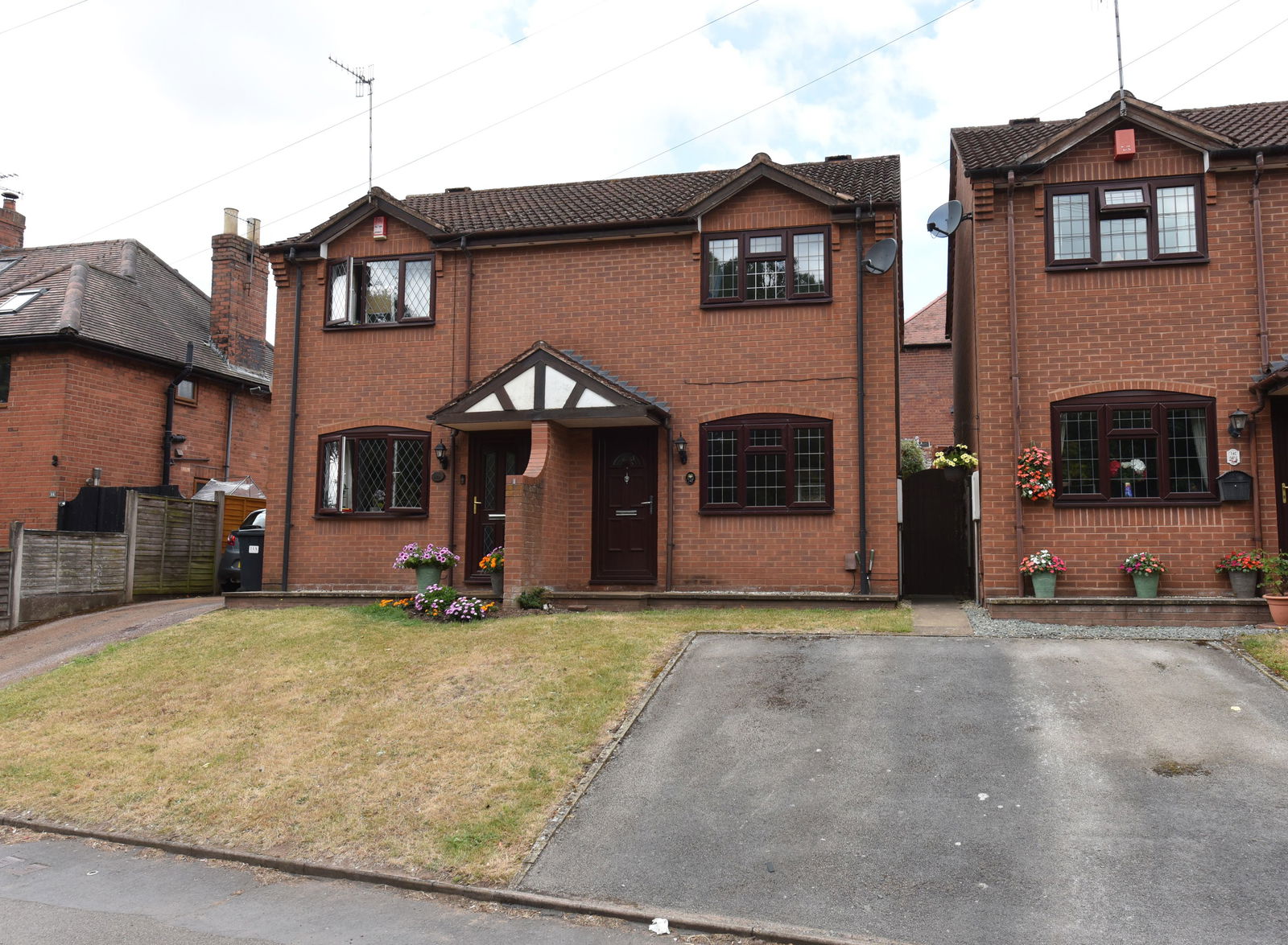 2 bedroom Semi-detached house For Sale