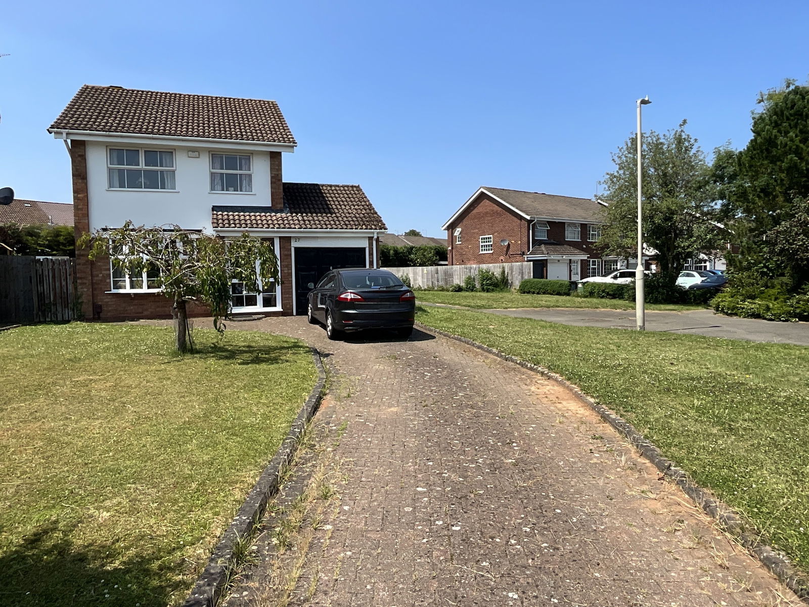 3 bedroom Detached house Under Offer