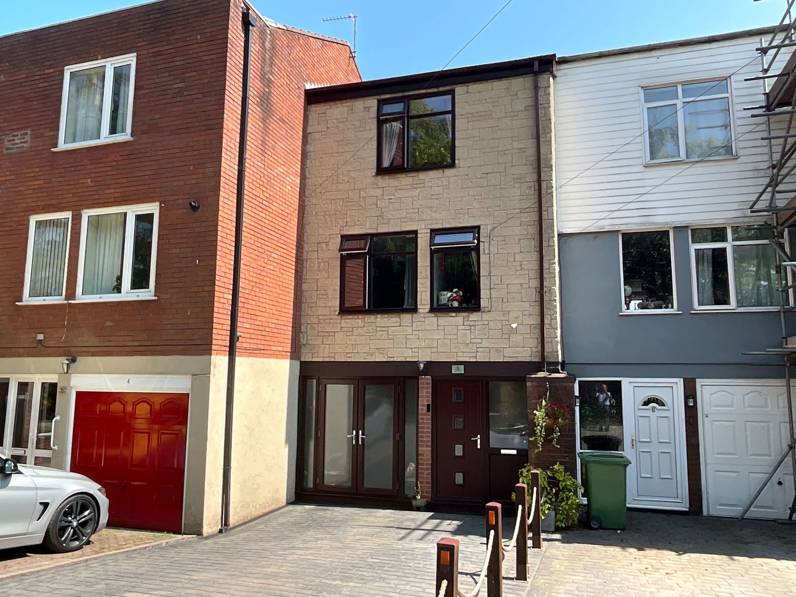 3 bedroom Town house For Sale