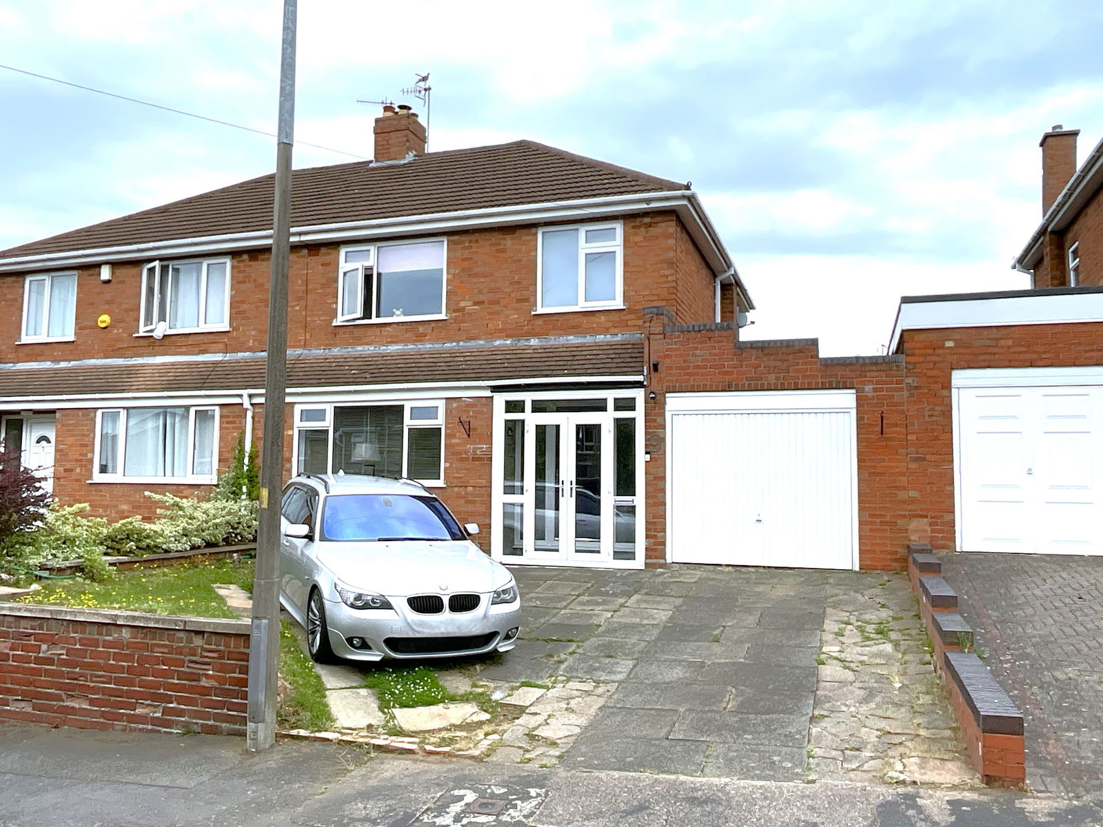 3 bedroom Semi-detached house For Sale