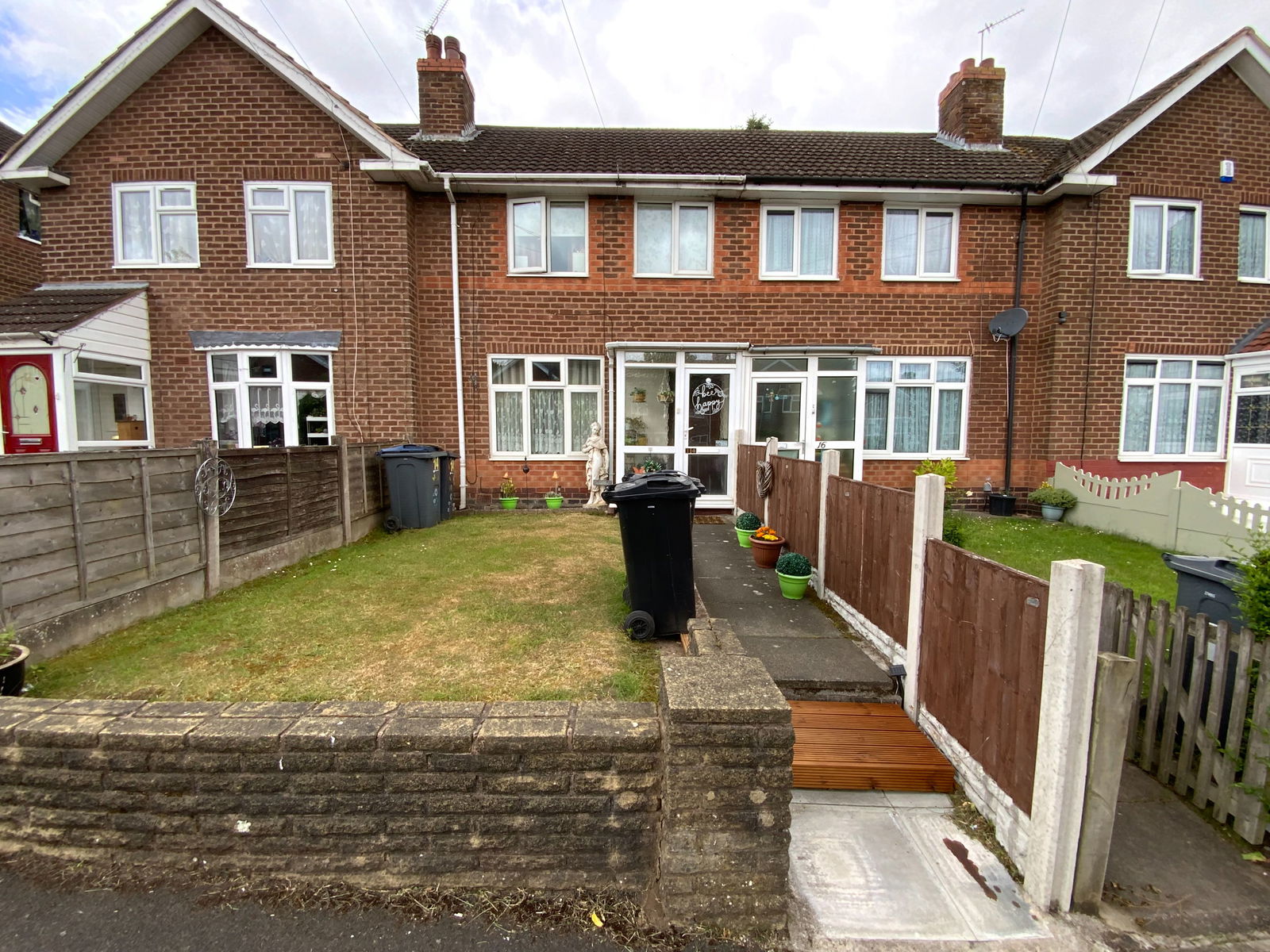 2 bedroom Semi-detached house For Sale