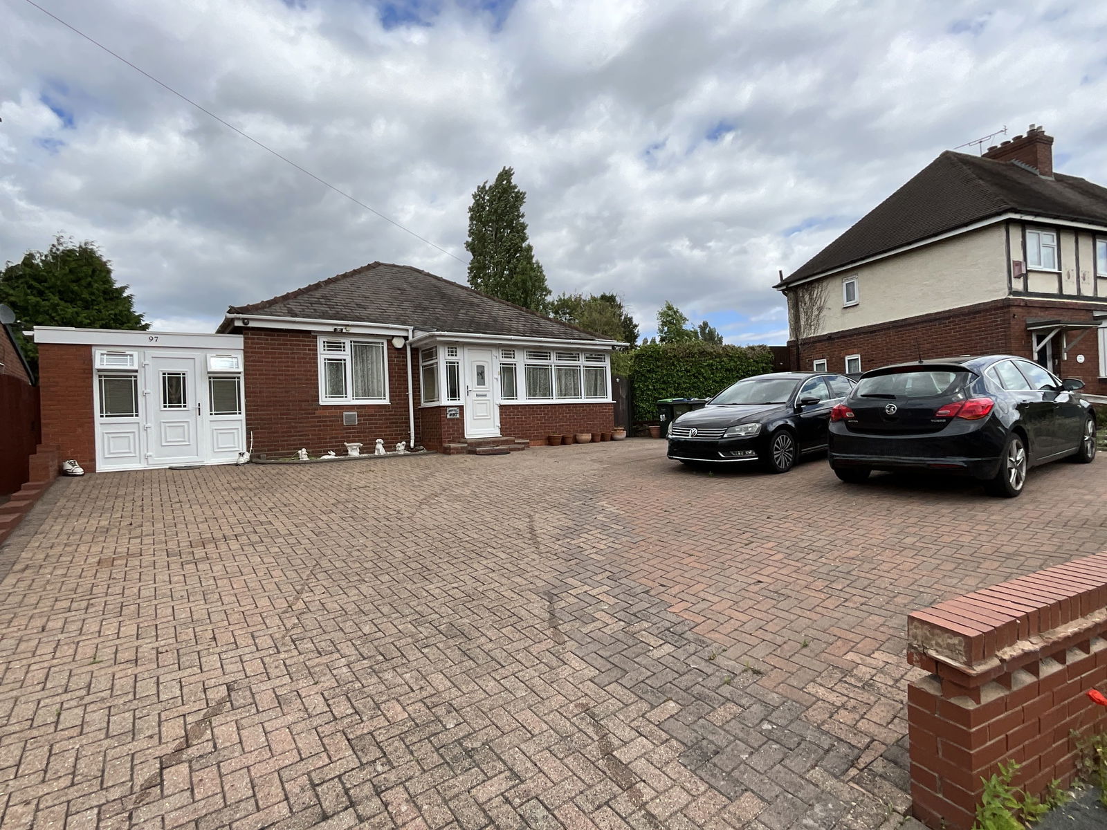 4 bedroom Detached bungalow For Sale