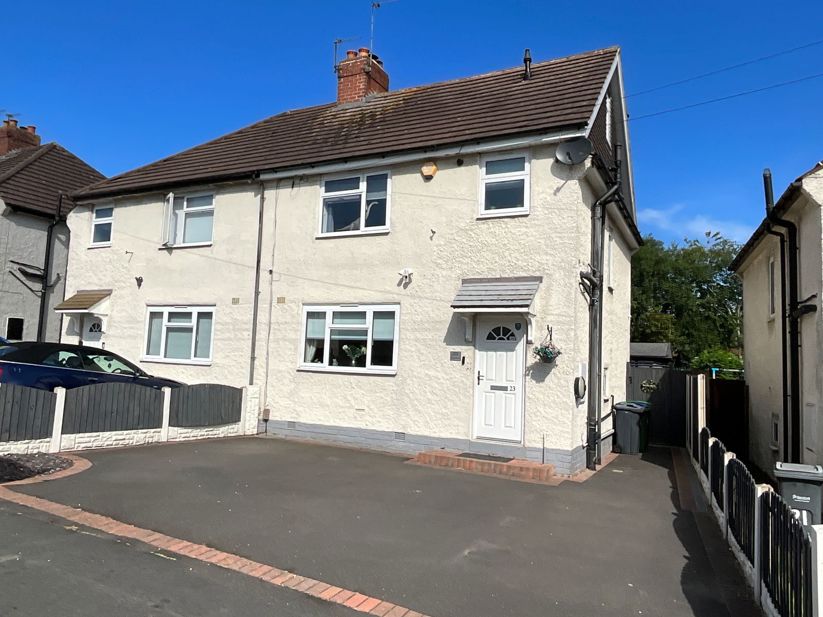 4 bedroom Semi-detached house For Sale