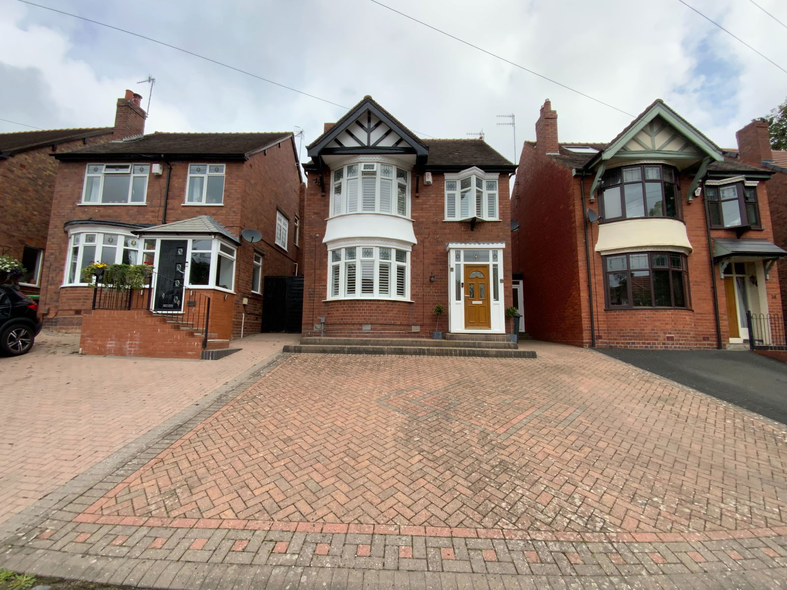 3 bedroom Detached house Under Offer