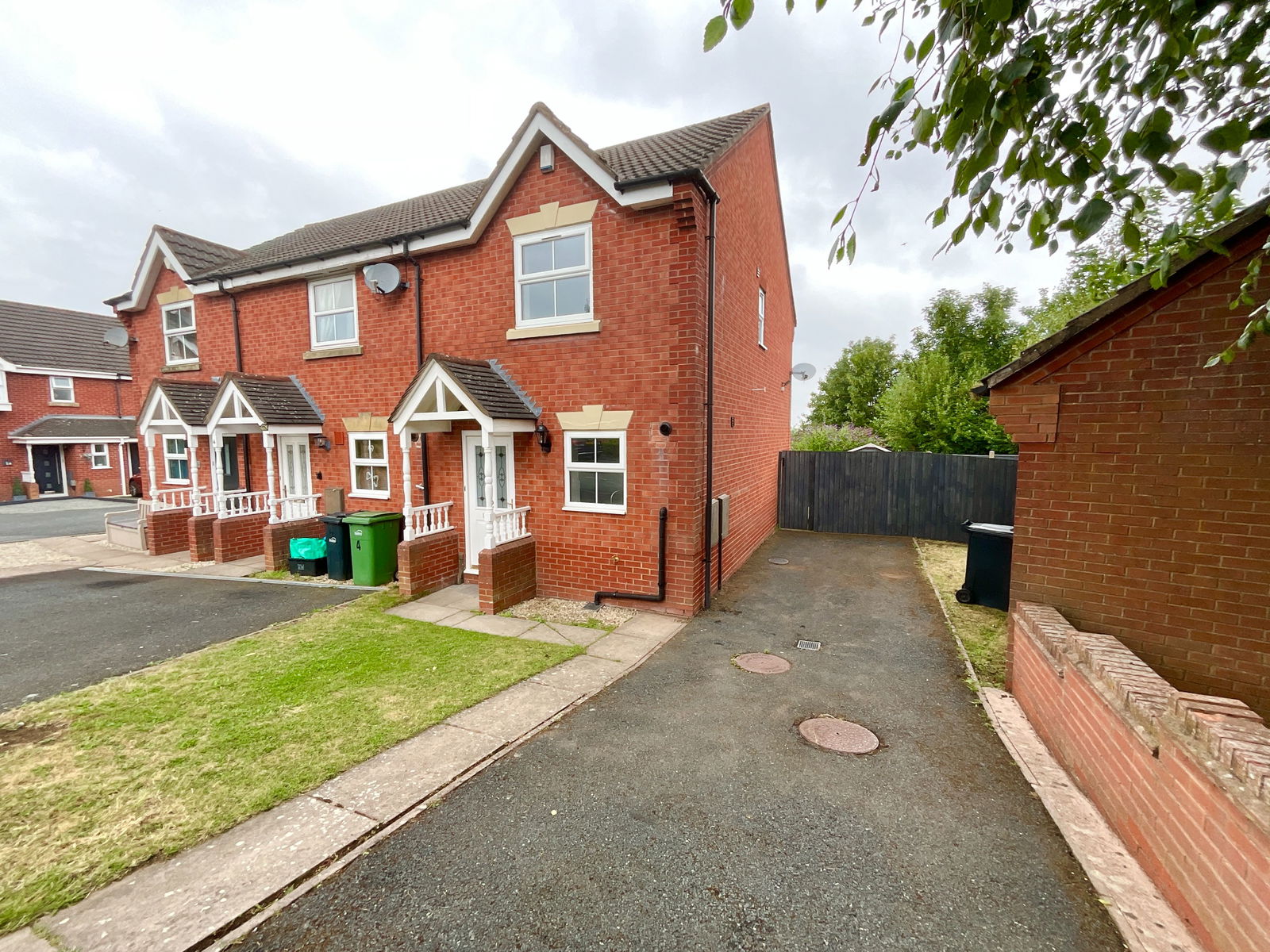 2 bedroom Semi-detached house For Sale