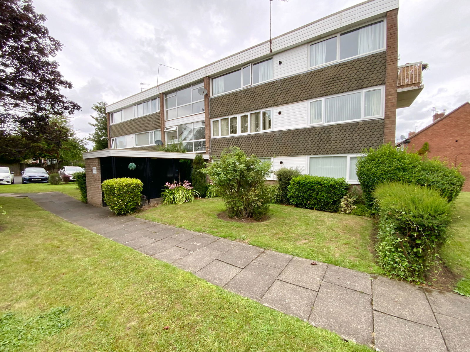 3 bedroom Flat share Under Offer
