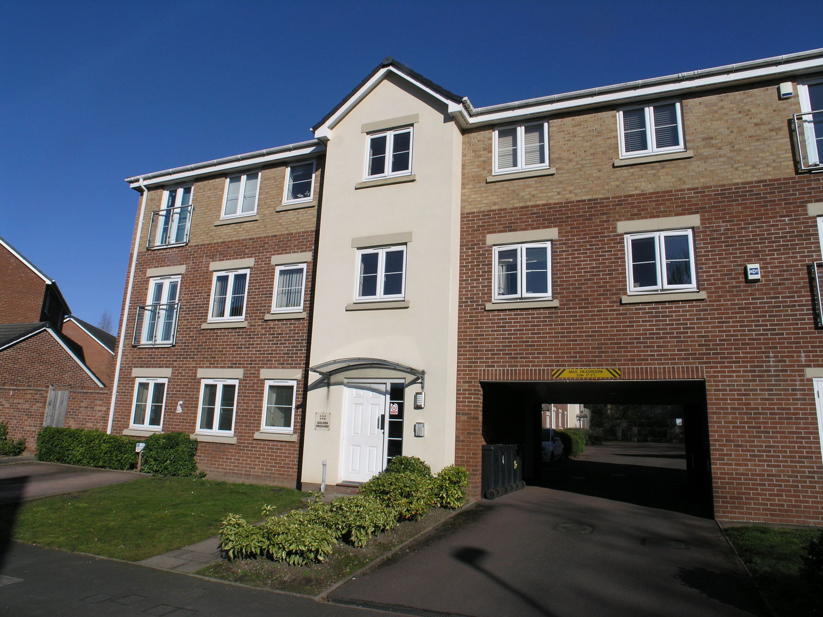 2 bedroom Flat Under Offer